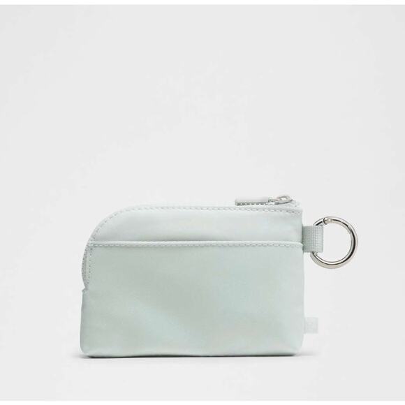 NWT Lululemon Clippable Card Pouch Mint Breeze / White - Picture 4 of 7